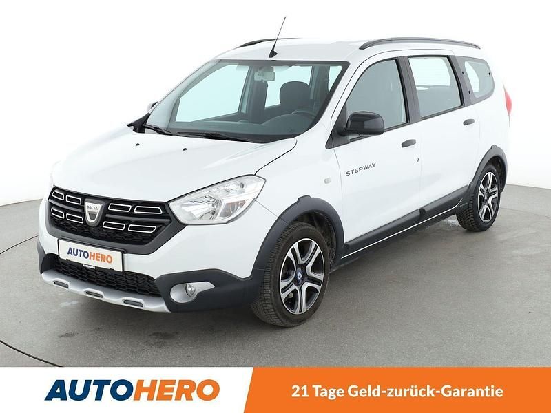 Weiß Gebraucht 2021 Dacia Lodgy Anniversary Van / Kleinbus | 16.030 € (Etwas zu teuer) - Bild 1/3