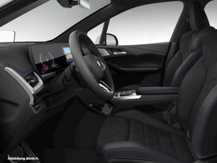 Gebraucht BMW 223 Active Tourer M Sport 204 PS (150 kW) 2025 Alpinweiss Van / Kleinbus