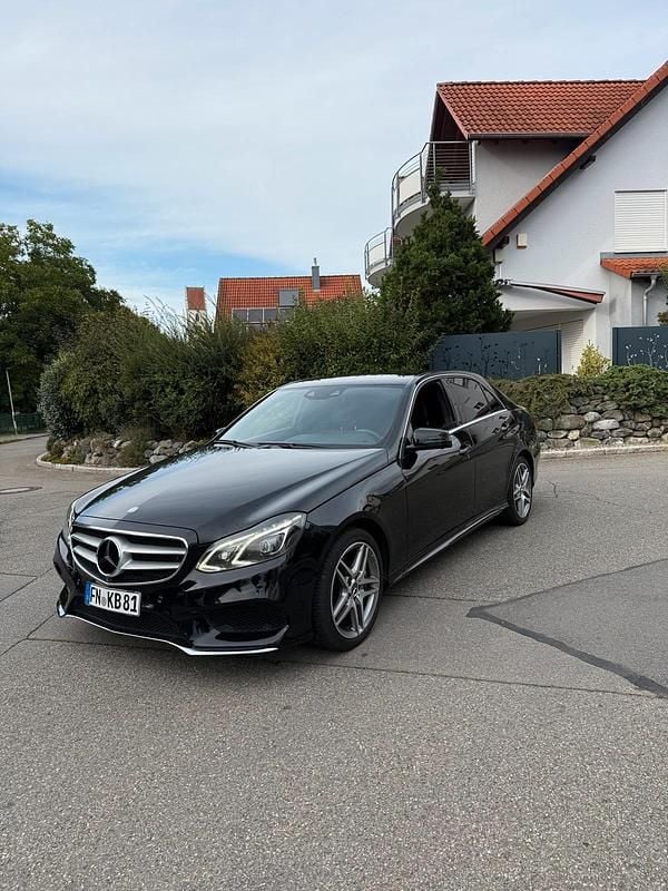 Schwarz Gebraucht 2013 Mercedes E500 Limousine | 23.950 € (Fairer Preis) - Bild 1/4