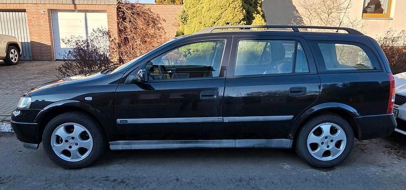 Gebraucht Opel Astra Edition 100 PS (73 kW) 2001 Schwarz Kombi