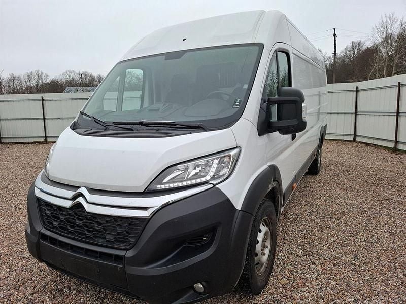 Weiß Gebraucht 2023 Citroën Jumper Van / Kleinbus | 22.500 € (Fairer Preis) - Bild 1/4