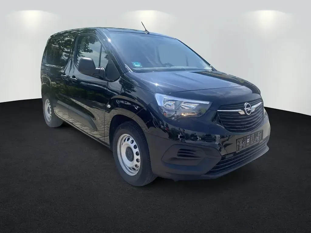 Gebraucht Opel Combo-e Life 100 kW (136 PS) 2022 Diamant schwarz/karbon schwarz (metallic) Van