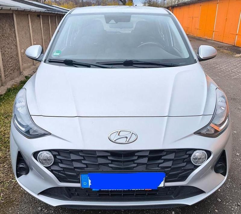 Gebraucht Hyundai i10 Select 67 PS (49 kW) 2021 Silber Kleinwagen