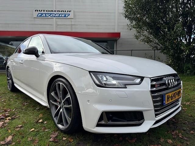 Weiß Gebraucht 2018 Audi A4 Proline Limousine | 34.492 € - Bild 1/4