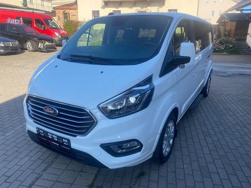 Gebraucht Ford Tourneo Custom Titanium 185 PS (136 kW) 2021 Weiß Van