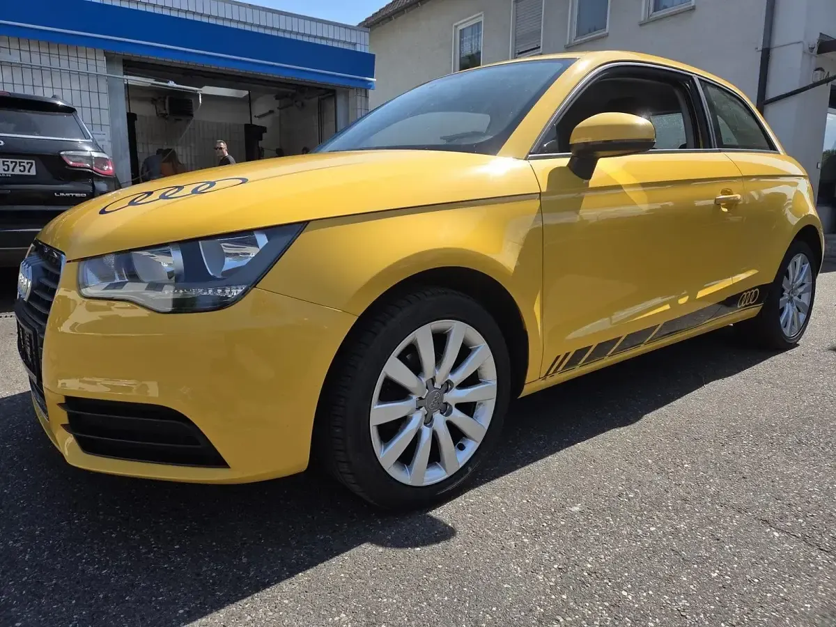 Gebraucht Audi A1 Attraction 86 PS (63 kW) 2013 Gelb Kleinwagen