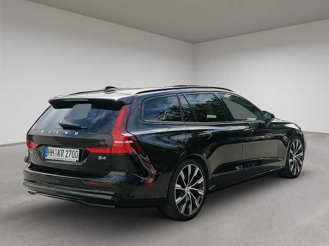 Gebraucht Volvo V60 145 PS (106 kW) 2024 Kombi