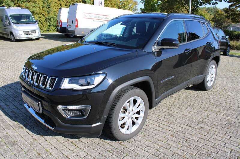 Carbon black metallic Gebraucht 2021 Jeep Compass Limited SUV | 22.500 € (Fairer Preis) - Bild 1/4