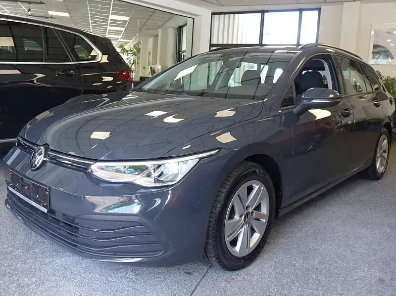 Gebraucht VW Golf VIII Life 116 PS (85 kW) 2021 Grau Kombi
