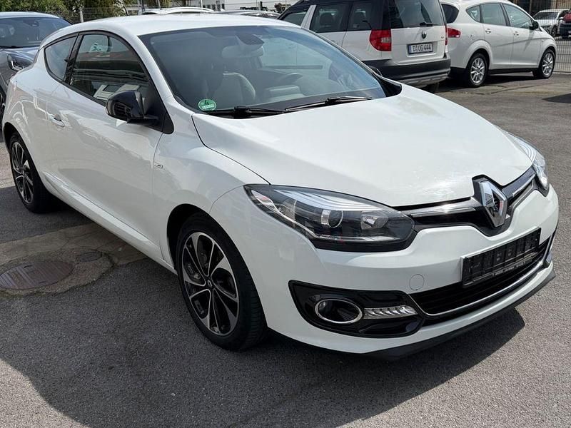 Gebraucht Renault Mégane III Bose Edition 132 PS (97 kW) 2014 Weiß Coupé