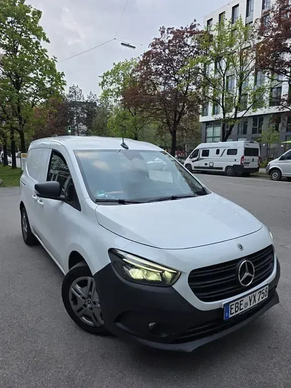 Gebraucht Mercedes Citan 112 116 PS (85 kW) 2023 Weiß Van / Kleinbus