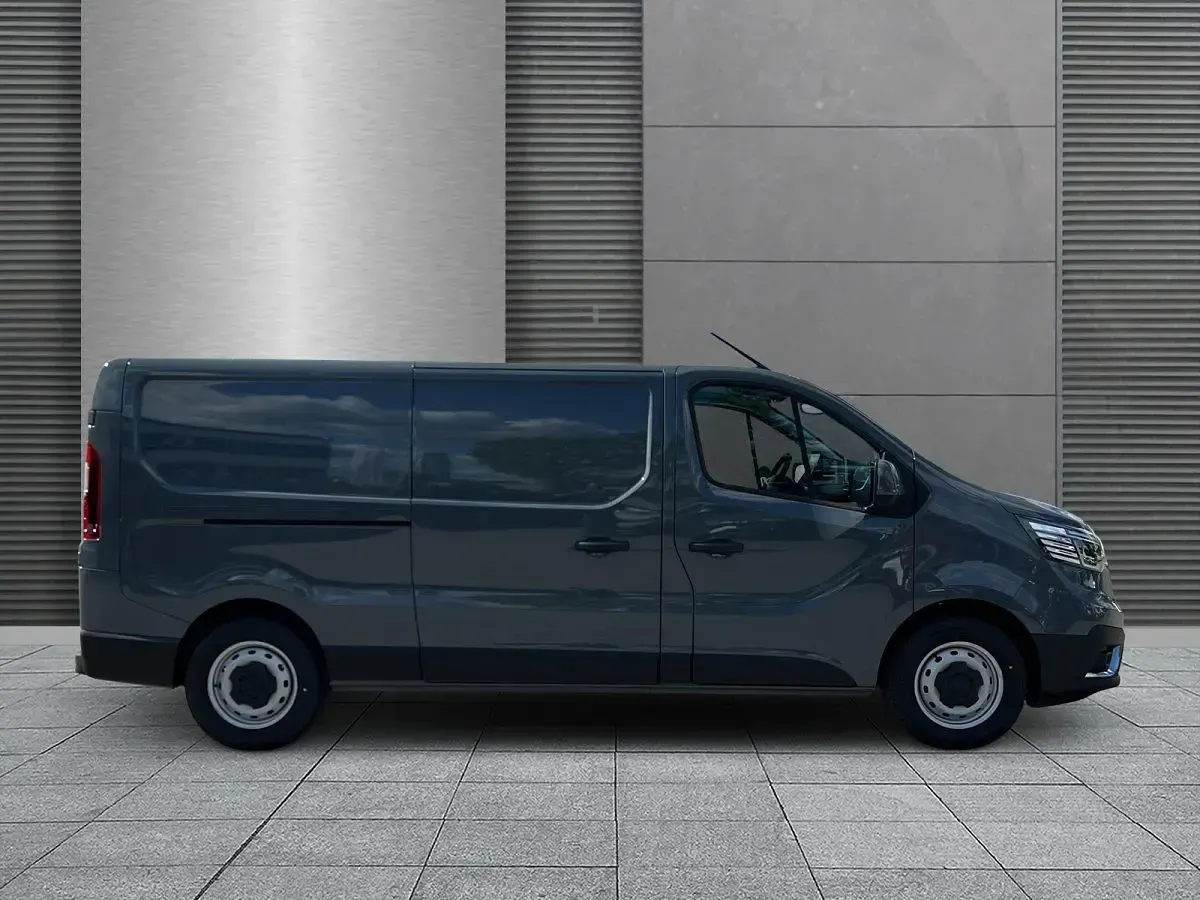 Neu Renault Trafic 170 PS (125 kW) 2025 Grau (schiefergrau) Van / Kleinbus