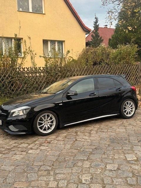 Gebraucht Mercedes A250 211 PS (155 kW) 2012 Schwarz Limousine