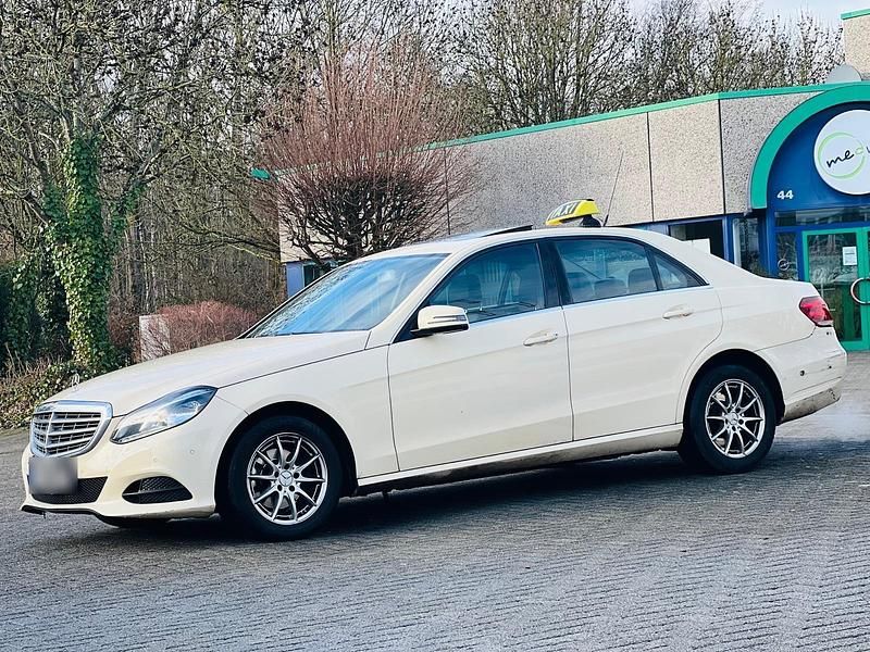 Gebraucht Mercedes E200 136 PS (100 kW) 2015 Beige Limousine