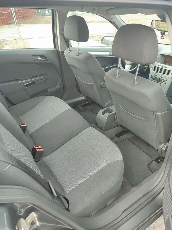 Gebraucht Opel Astra Edition 90 PS (66 kW) 2009 Limousine