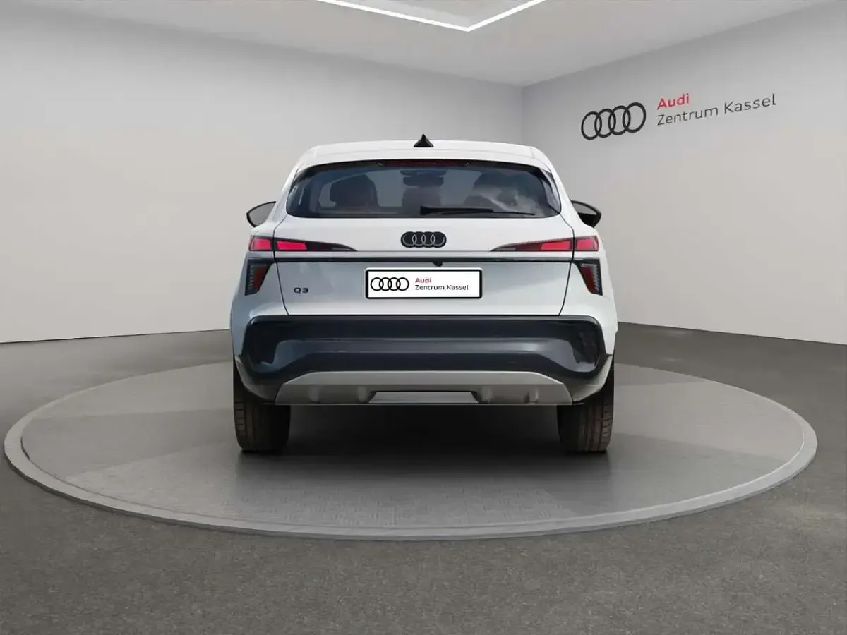 Neu Audi Q3 150 PS (110 kW) 2026 Arkonaweiß SUV