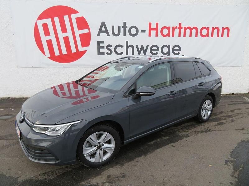 Grau Gebraucht 2024 VW Golf VIII Life Kombi | 23.870 € (Fairer Preis) - Bild 1/4