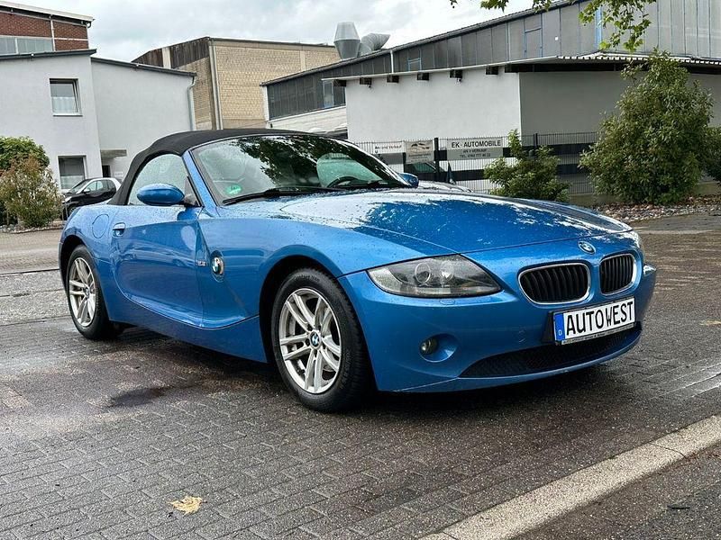 Gebraucht BMW Z4 Sport Line 170 PS (125 kW) 2005 Blau Cabrio