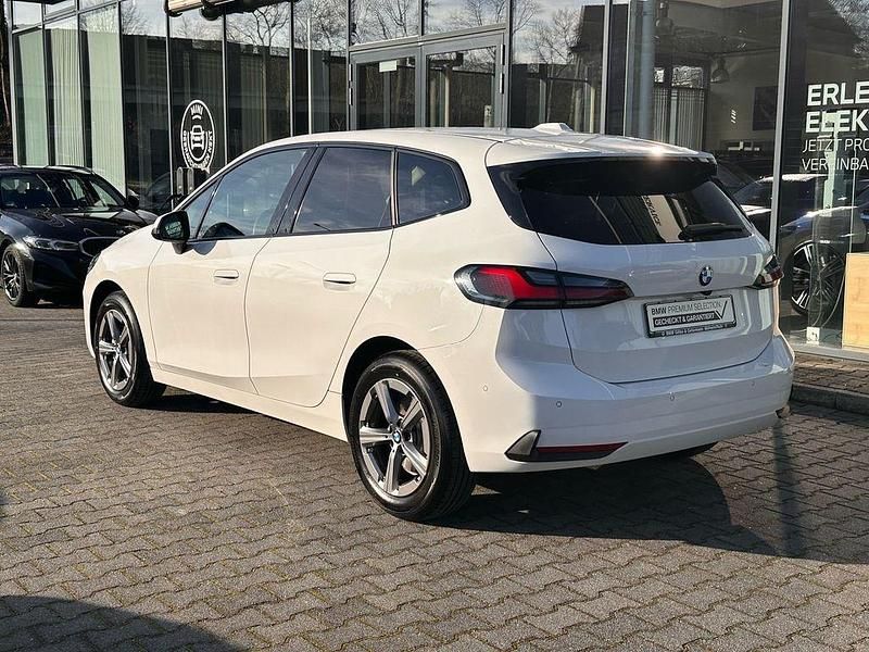 Gebraucht BMW 220 Active Tourer 170 PS (125 kW) 2025 Alpinweiß Van / Kleinbus