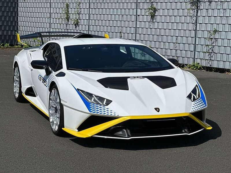 Second-hand Lamborghini Huracán 639 CP (469 kW) 2024 Alb Coupe