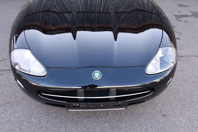 Używany Jaguar XK8 298 KM (219 kW) 2005 Czarny Kabriolet