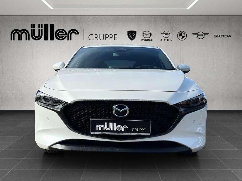 Neu Mazda 3 Exclusive 140 PS (102 kW) 2026 Snowflake white pearl Limousine