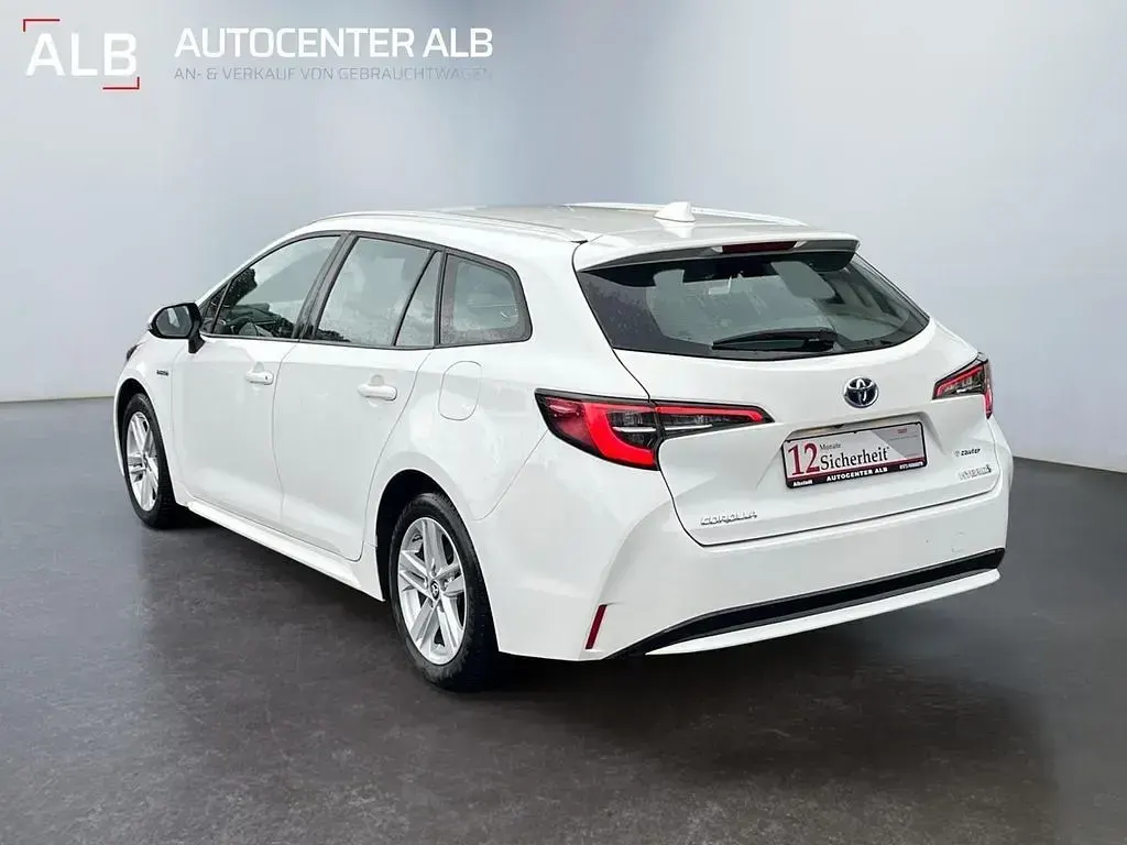 Gebraucht Toyota Corolla 98 PS (72 kW) 2021 Weiß Limousine