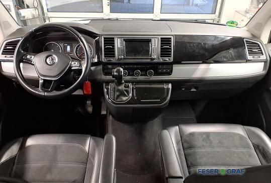 Gebraucht VW Multivan Highline 199 PS (146 kW) 2019 Starlight blue metallic Van