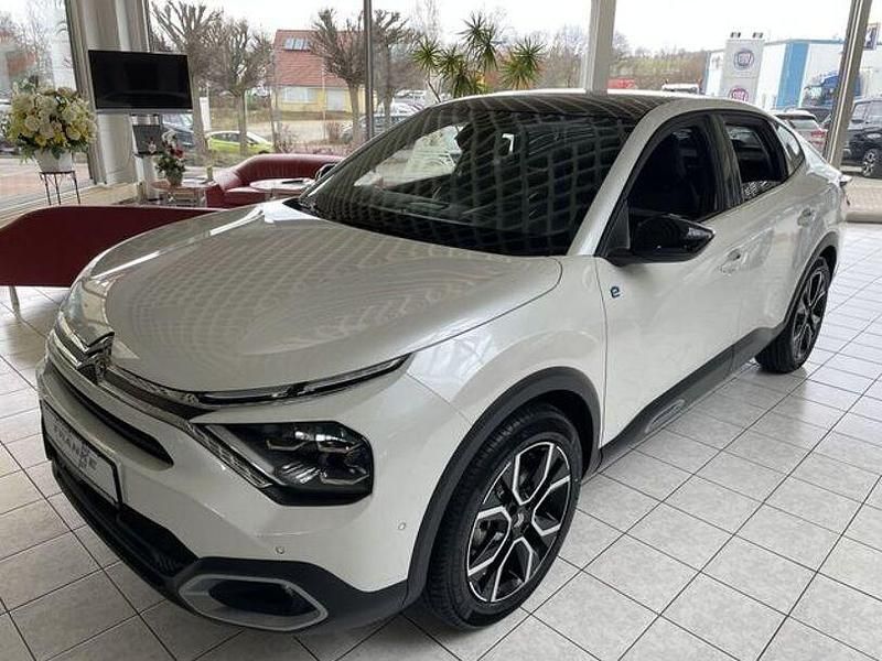 Gebraucht Citroën e-C4 Shine 100 kW (136 PS) 2023 Perlmuttweiß perlmutt lackier Limousine