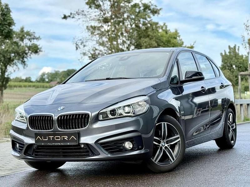 Mineralgrau Gebraucht 2017 BMW 218 Sport Line Van / Kleinbus | 12.490 € (Fairer Preis) - Bild 1/4