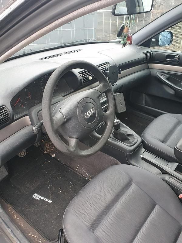 Gebraucht Audi A4 125 PS (91 kW) 1999 Schwarz Limousine