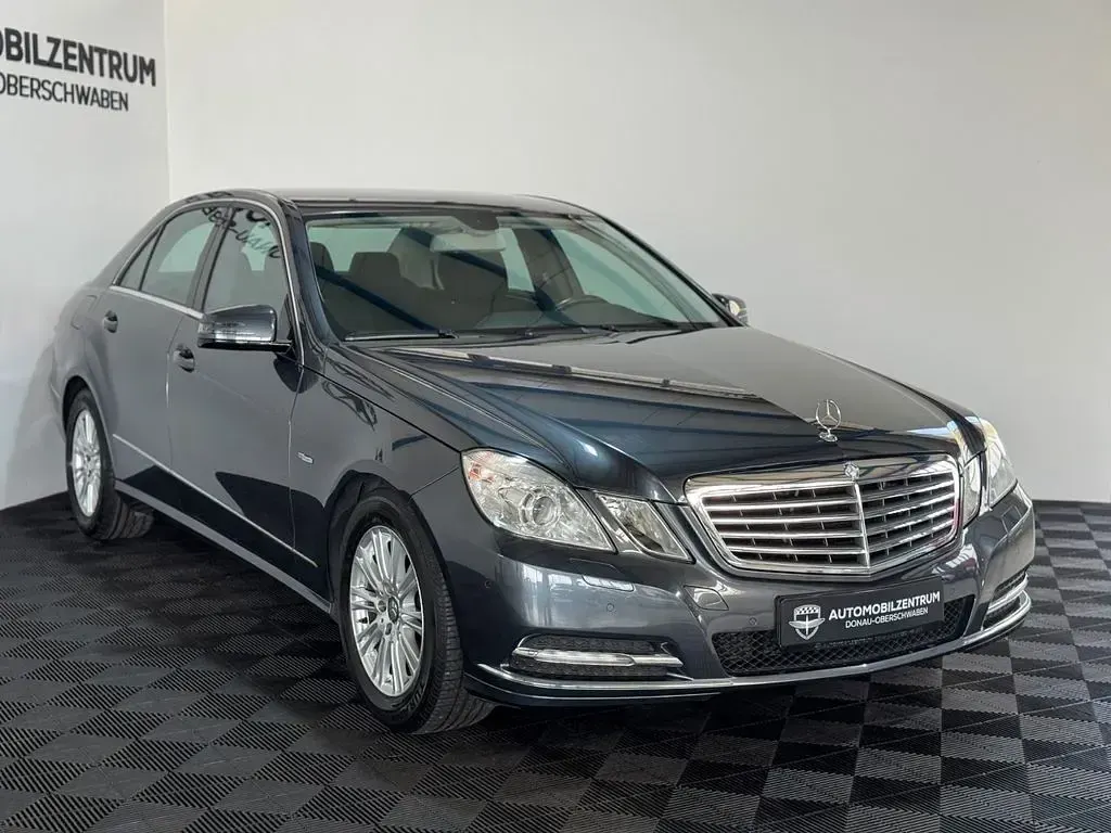 Second-hand Mercedes E200 184 CP (135 kW) 2012 Gri Berlinǎ