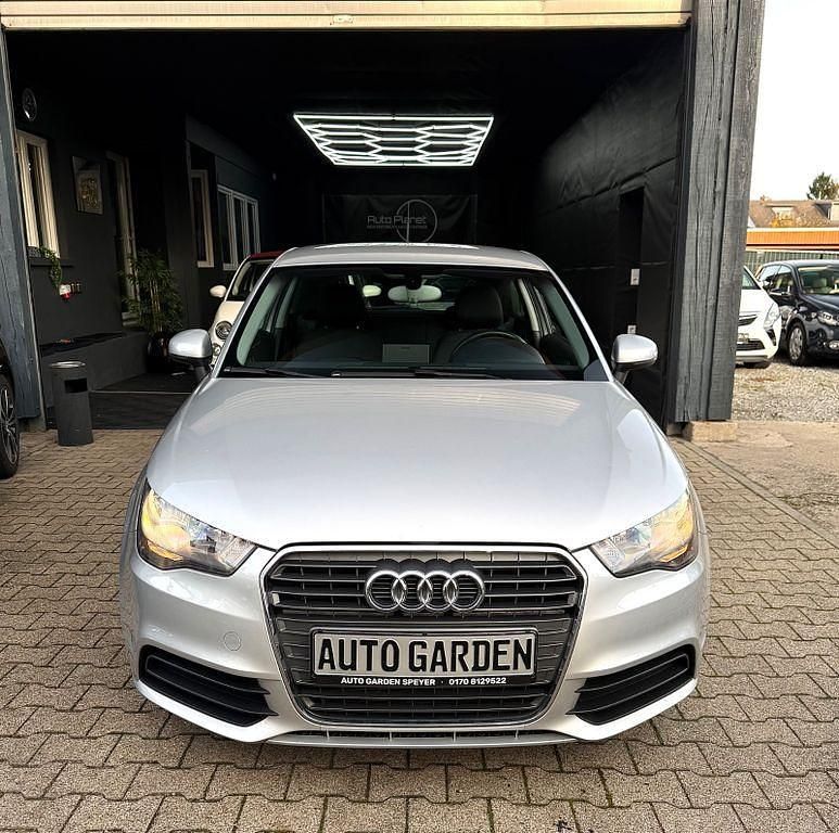 Gebraucht Audi A1 Attraction 86 PS (63 kW) 2012 Silber Kleinwagen