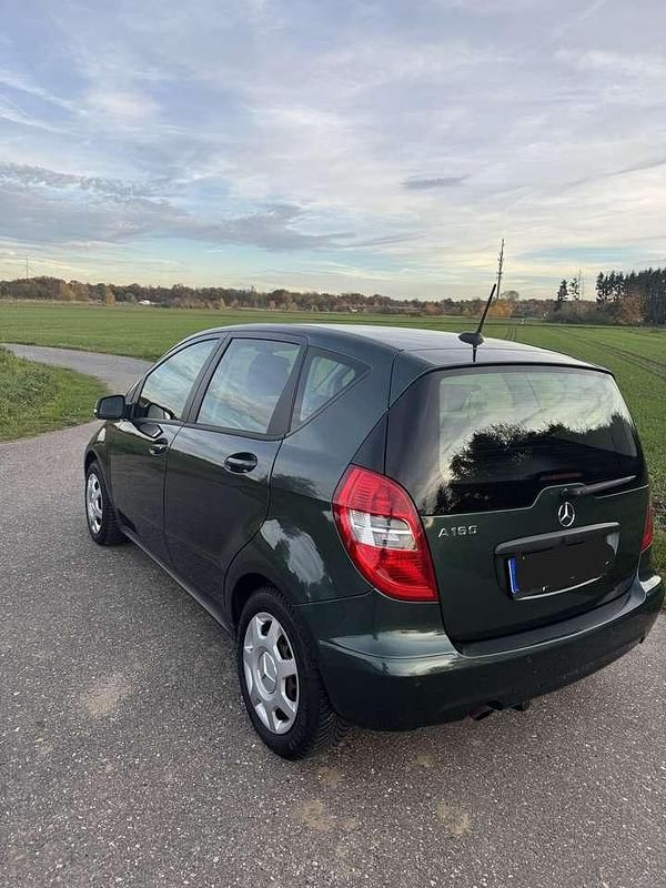 Gebraucht Mercedes A160 95 PS (69 kW) 2010 Grün Limousine