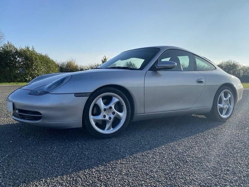 Silber Gebraucht 2000 Porsche 996 Coupé | 15.500 € - Bild 1/4