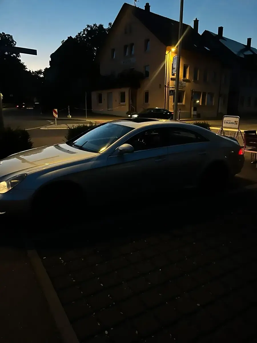 Gebraucht Mercedes CLS320 224 PS (164 kW) 2007 Silber Coupé