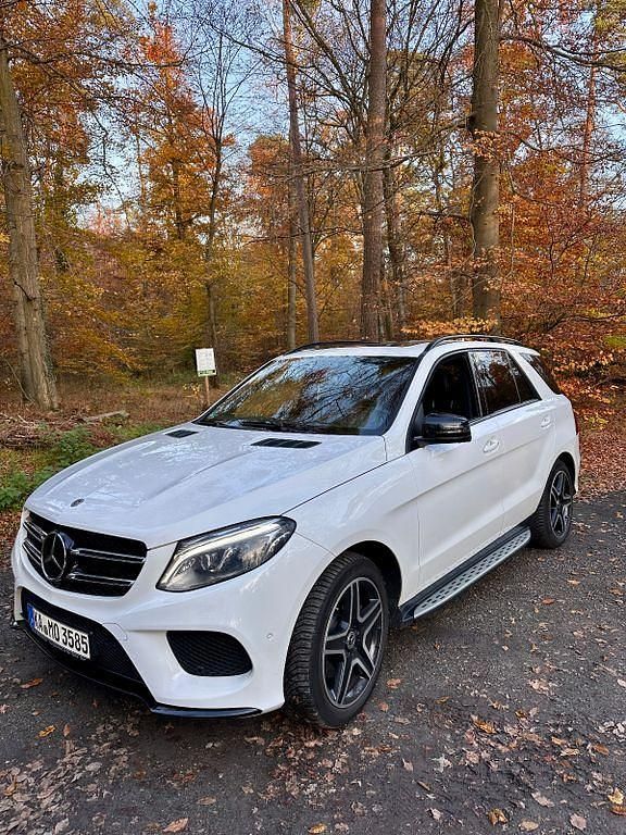 Weiß Gebraucht 2018 Mercedes GLE350 SUV | 33.400 € (Etwas zu teuer) - Bild 1/4