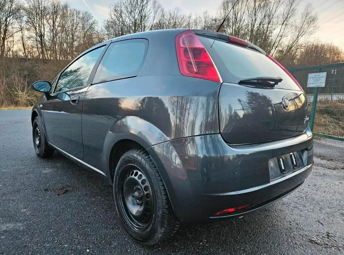 Gebraucht Fiat Punto 77 PS (56 kW) 2009 Grau Kleinwagen
