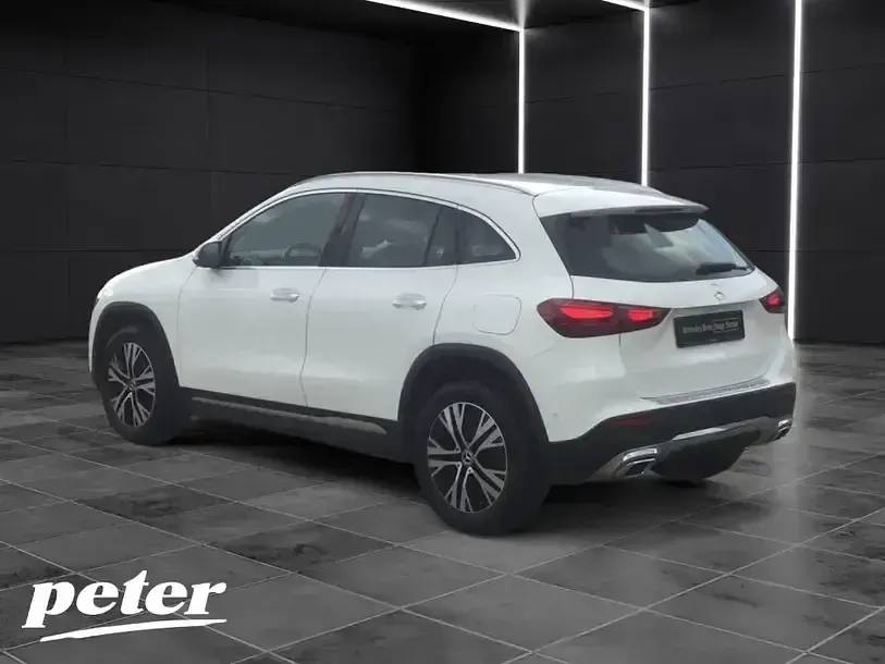 Gebraucht Mercedes GLA200 Advanced Plus 163 PS (119 kW) 2024 Unilack polarweiß SUV