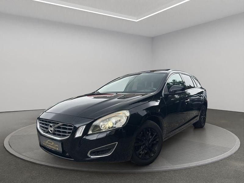 Schwarz Gebraucht 2012 Volvo V60 Summum Kombi | 7.280 € (Superpreis) - Bild 1/4