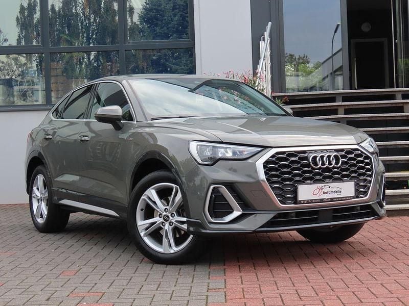 Chronosgrau metallic Gebraucht 2022 Audi Q3 Sportback Sport SUV | 29.900 € (Superpreis) - Bild 1/4