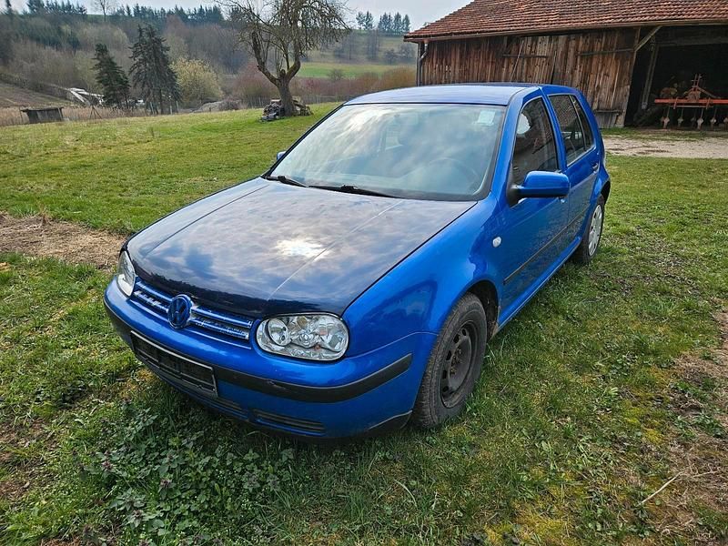 Gebraucht VW Golf IV 75 PS (55 kW) 2004 Blau Kleinwagen