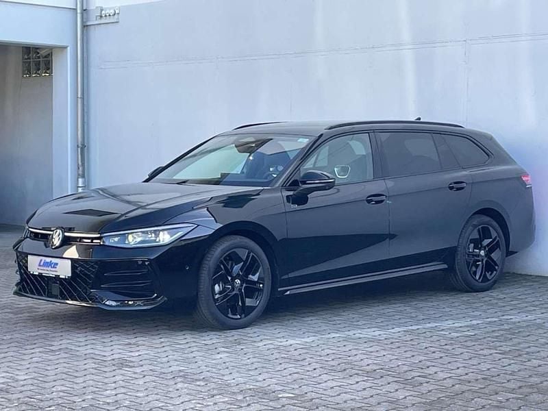 Neu VW Passat Pro 150 PS (110 kW) 2026 Grenadillschwarz metallic Kombi