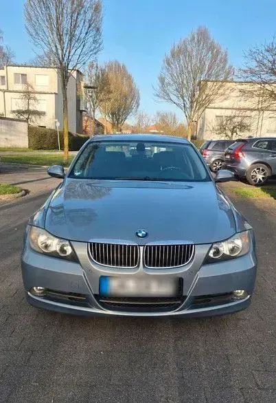 Gebraucht BMW 325 218 PS (160 kW) 2005 Silber Limousine
