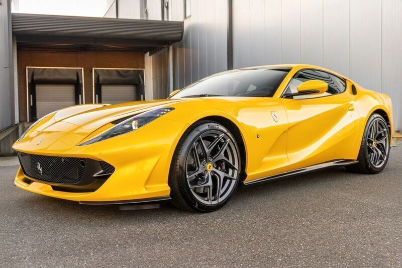 Gelb Gebraucht 2019 Ferrari 812 | 345.041 € (Teuer) - Bild 1/4