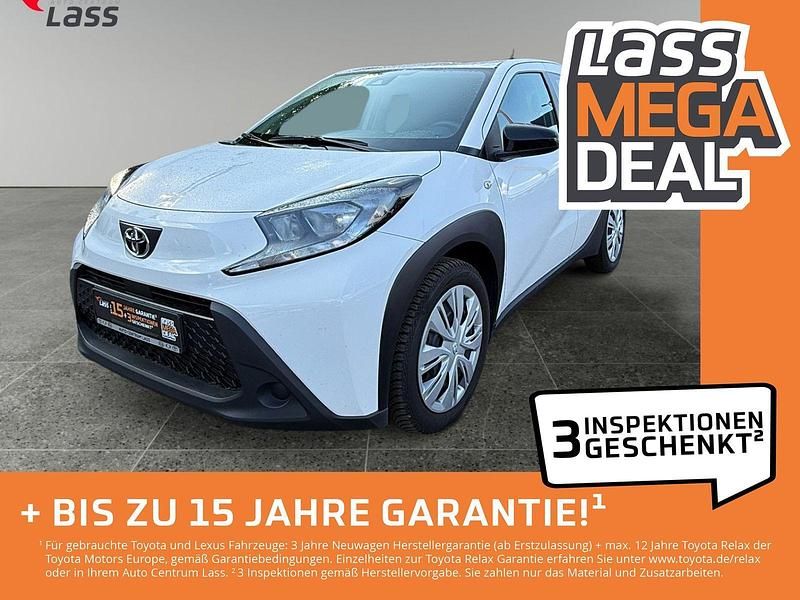 Weiß Gebraucht 2022 Toyota Aygo Play Kleinwagen | 15.480 € (Fairer Preis) - Bild 1/4