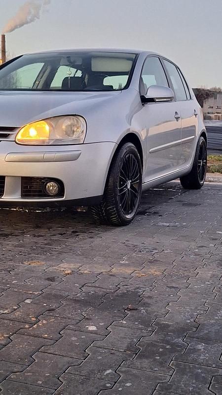 Silber Gebraucht 2006 VW Golf Limousine | 2.450 € (Fairer Preis) - Bild 1/4