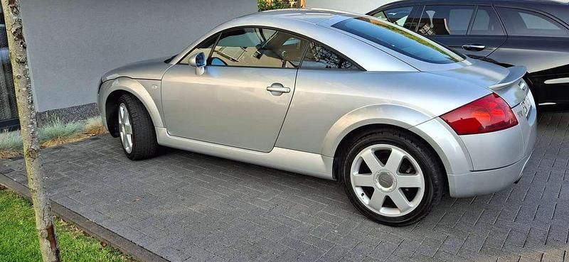 Silber Gebraucht 1999 Audi TT Young Coupé | 4.590 € (Guter Preis) - Bild 1/4
