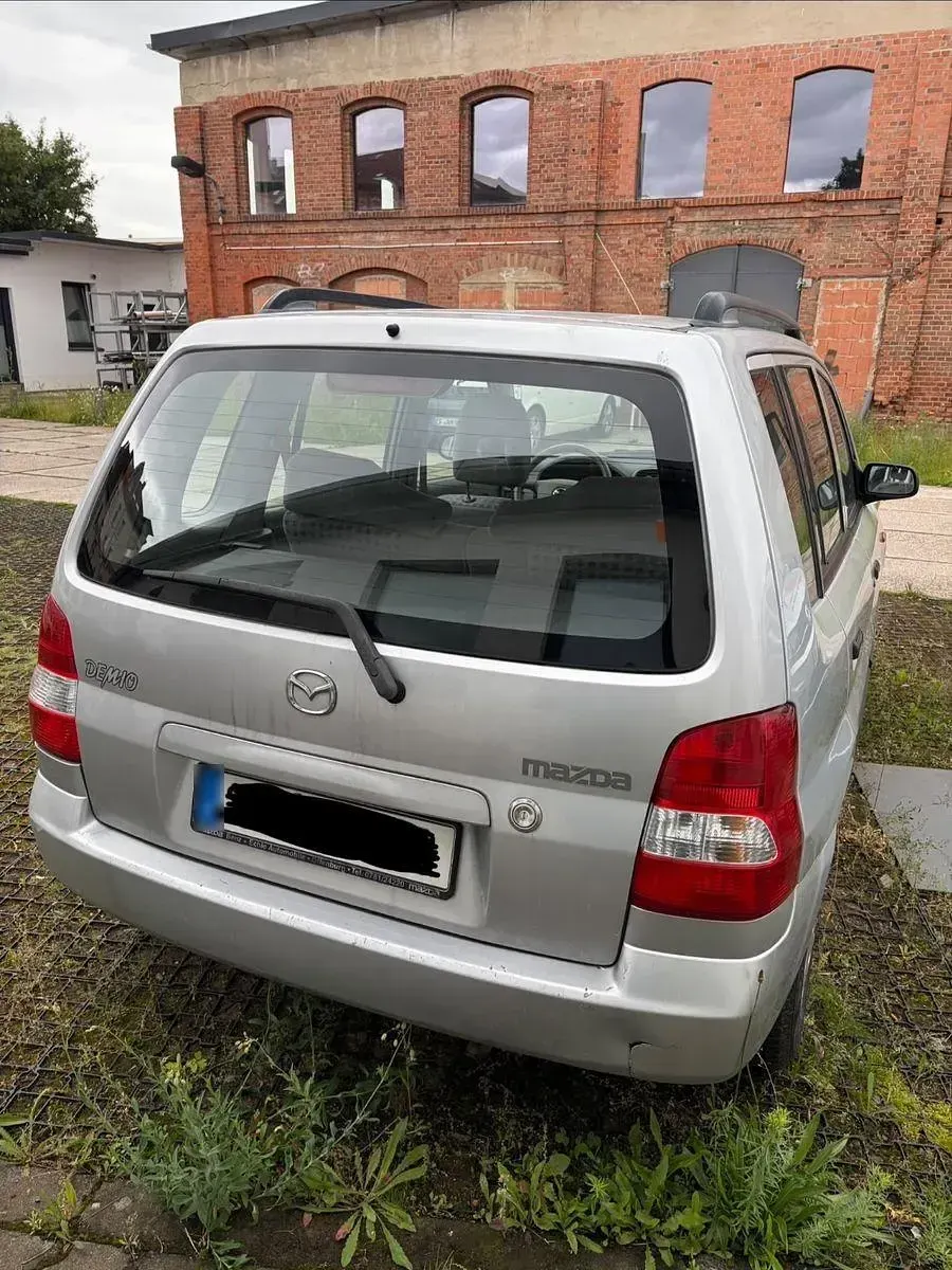 Gebraucht Mazda Demio Exclusive 75 PS (55 kW) 2000 Silber Kleinwagen
