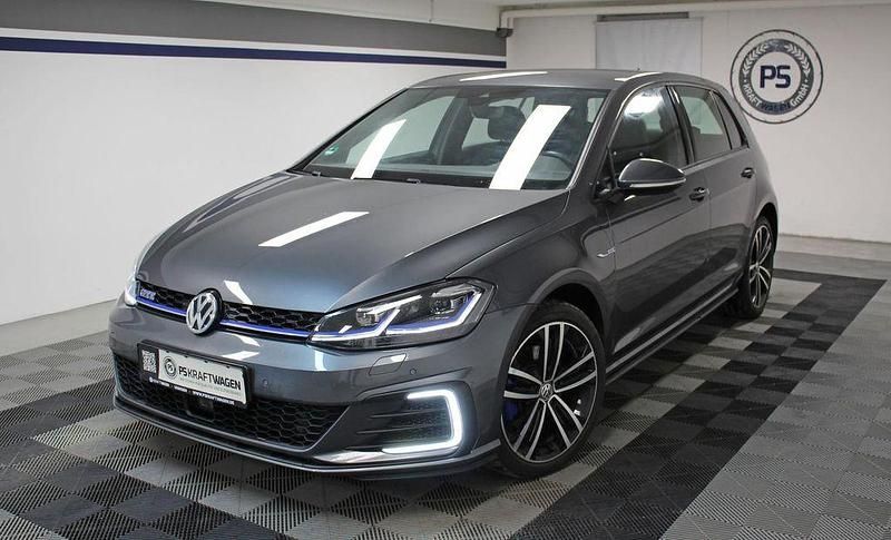 Gebraucht VW Golf VIII GTE 150 PS (110 kW) 2020 Grau Limousine